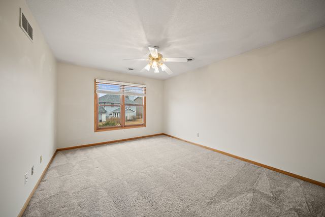 4304 Regency Place, Davenport, IA 52806