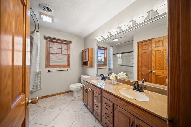 4304 Regency Place, Davenport, IA 52806