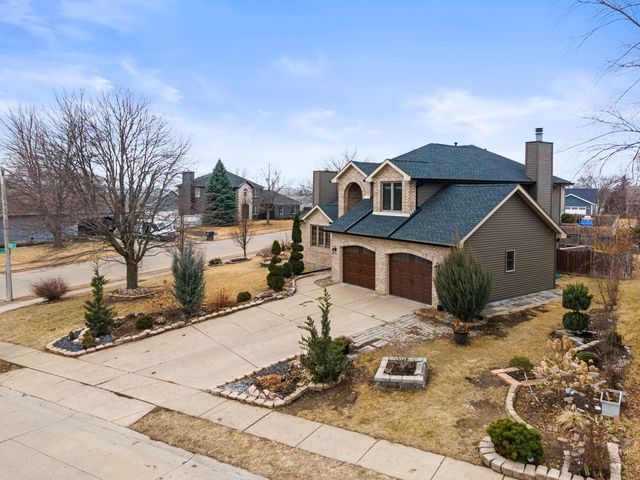 4304 Regency Place, Davenport, IA 52806