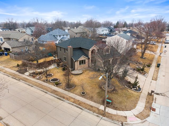 4304 Regency Place, Davenport, IA 52806