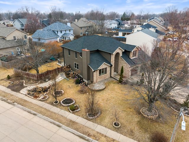 4304 Regency Place, Davenport, IA 52806