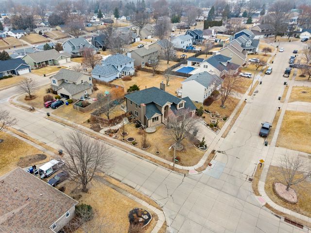 4304 Regency Place, Davenport, IA 52806