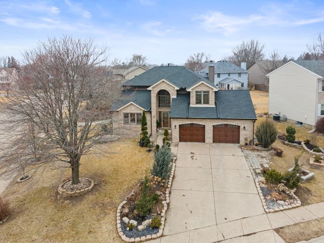 4304 Regency Place, Davenport, IA 52806