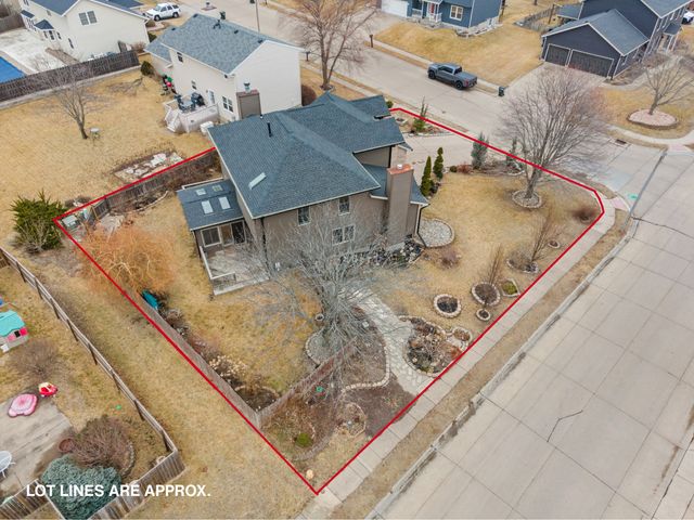 4304 Regency Place, Davenport, IA 52806