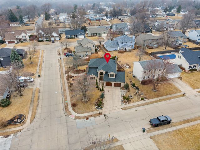 4304 Regency Place, Davenport, IA 52806