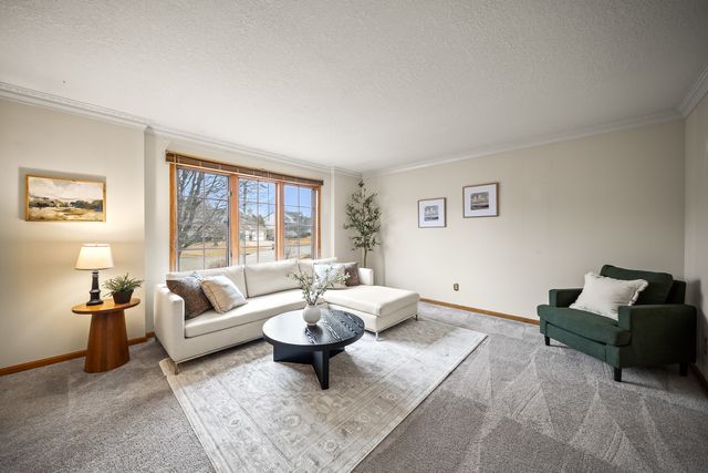 4304 Regency Place, Davenport, IA 52806