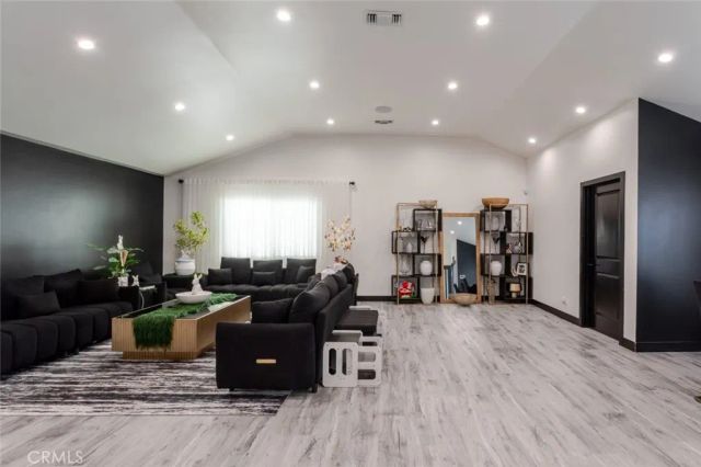 12608 Califa Street, Valley Village, CA 91607