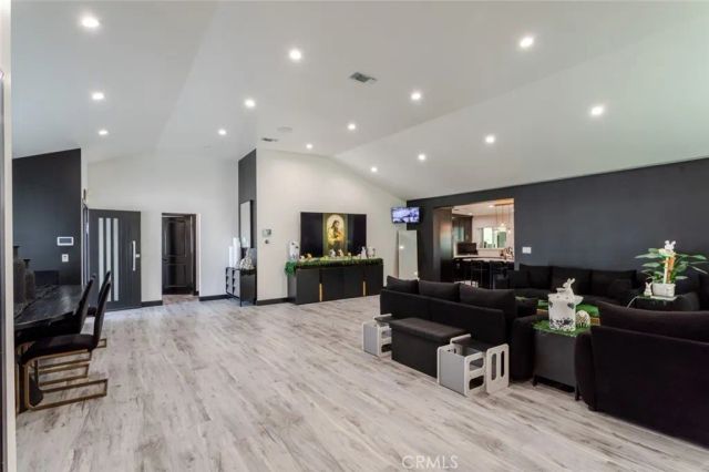 12608 Califa Street, Valley Village, CA 91607