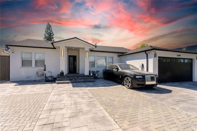 12608 Califa Street, Valley Village, CA 91607