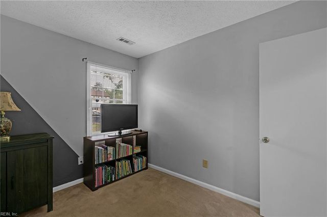 45 Philmont DR, Hampton, VA 23666