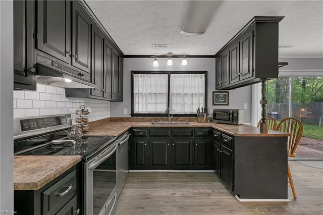 45 Philmont DR, Hampton, VA 23666