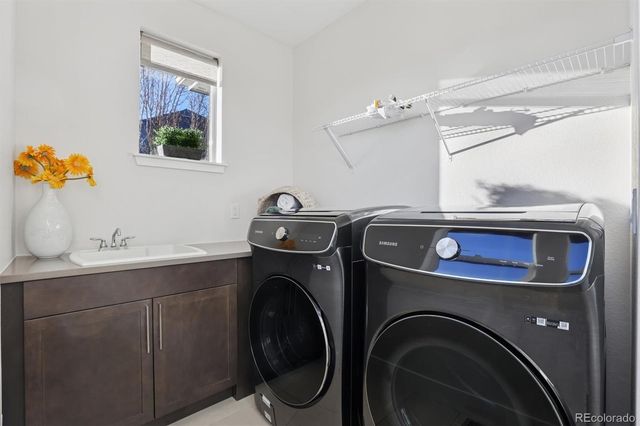 8055 E Prairie Meadow Drive, Denver, CO 80238