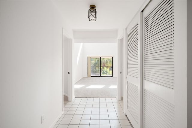 2155 Galleon Drive E-4, Vero Beach, FL 32963