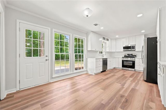 4933 Willow Creek Drive, Woodstock, GA 30188