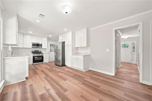 4933 Willow Creek Drive, Woodstock, GA 30188