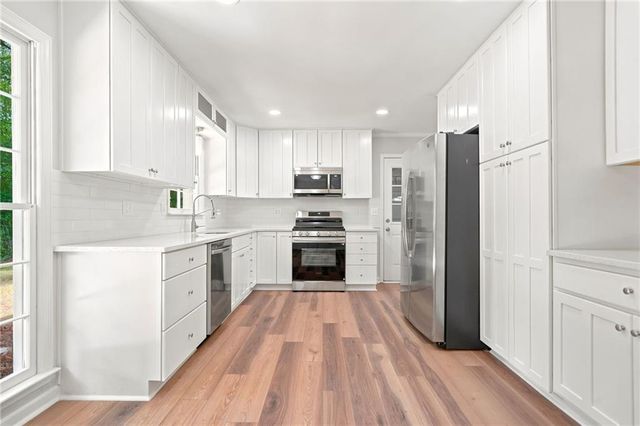 4933 Willow Creek Drive, Woodstock, GA 30188