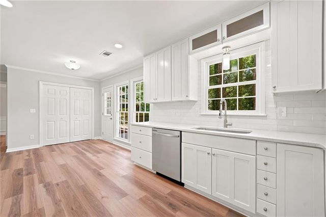 4933 Willow Creek Drive, Woodstock, GA 30188