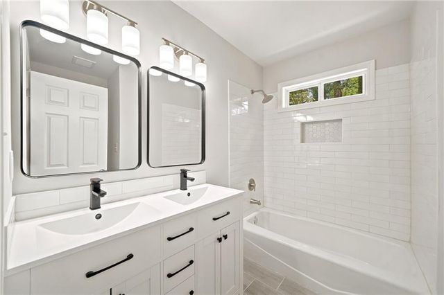 4933 Willow Creek Drive, Woodstock, GA 30188