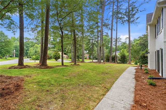 4933 Willow Creek Drive, Woodstock, GA 30188