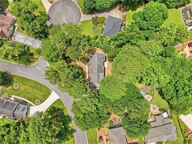 4933 Willow Creek Drive, Woodstock, GA 30188