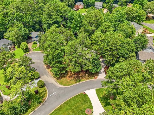 4933 Willow Creek Drive, Woodstock, GA 30188