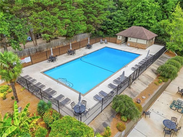 4933 Willow Creek Drive, Woodstock, GA 30188