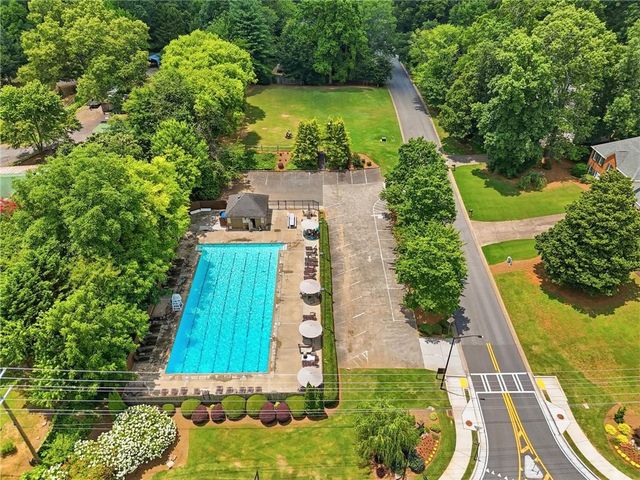 4933 Willow Creek Drive, Woodstock, GA 30188