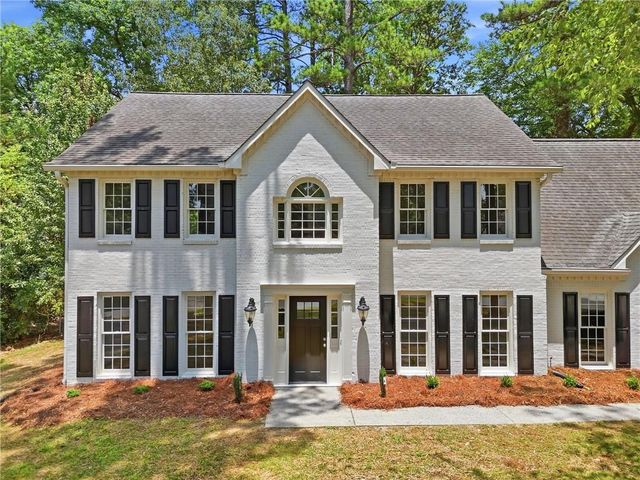 4933 Willow Creek Drive, Woodstock, GA 30188