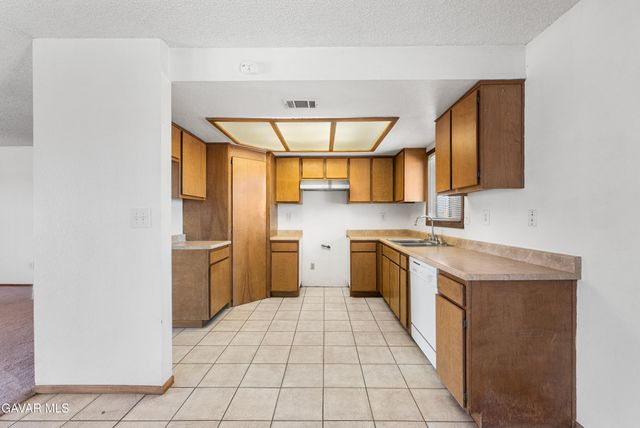 10837 E Avenue R 10, Littlerock, CA 93543