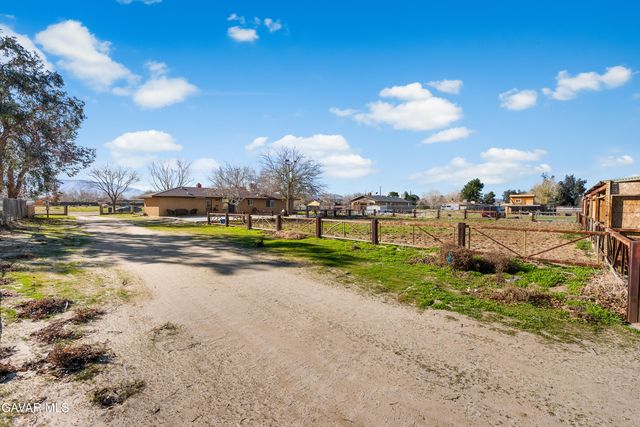 10837 E Avenue R 10, Littlerock, CA 93543