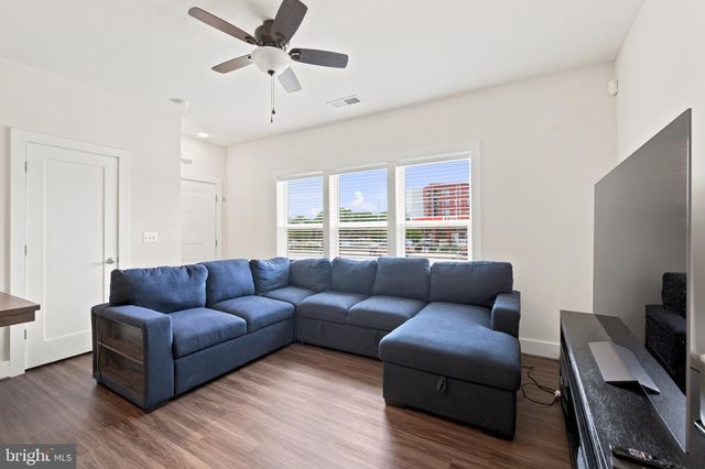 44730 TIVERTON SQ, Ashburn, VA 20147