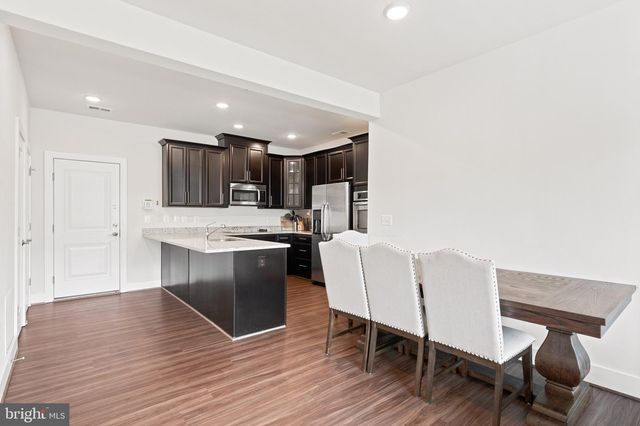 44730 TIVERTON SQ, Ashburn, VA 20147