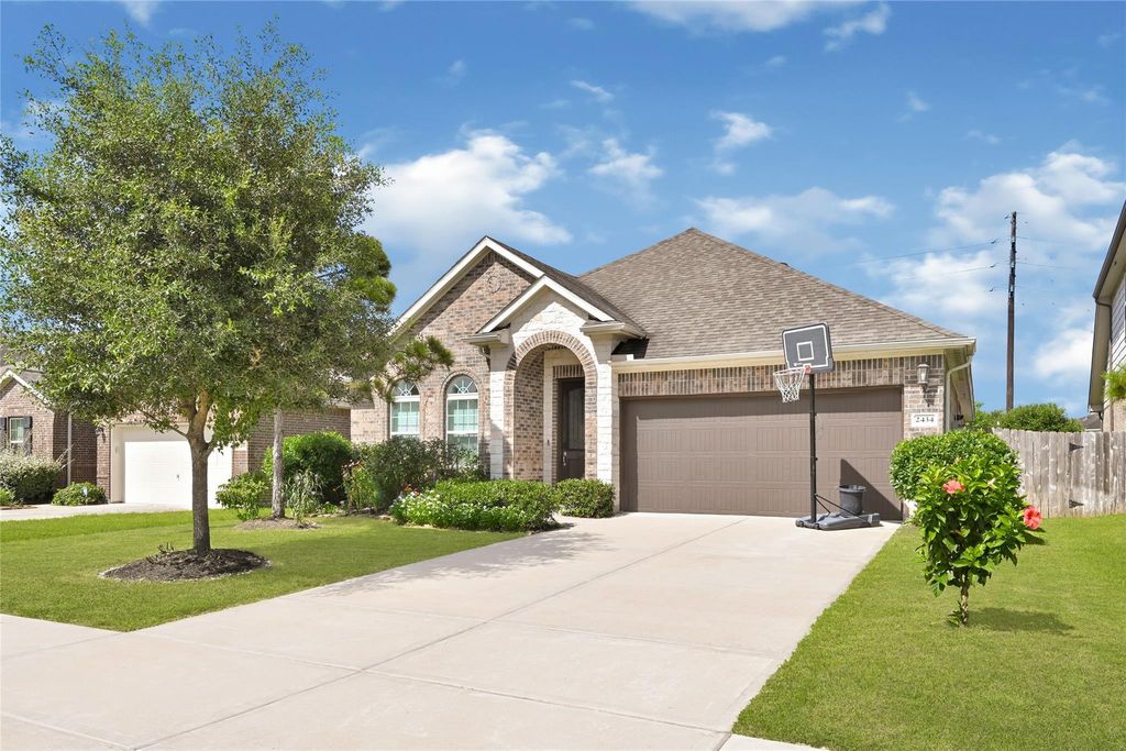 2434 Shelly Lang Court, Mission Bend, TX 77459