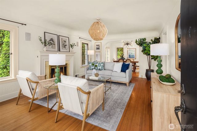 4322 NE 43rd Street, Seattle, WA 98105