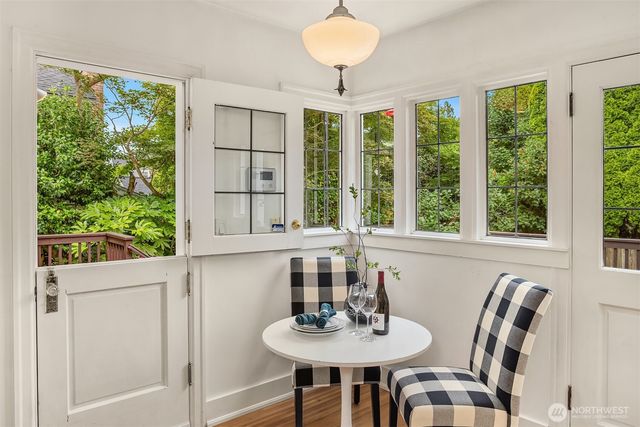4322 NE 43rd Street, Seattle, WA 98105