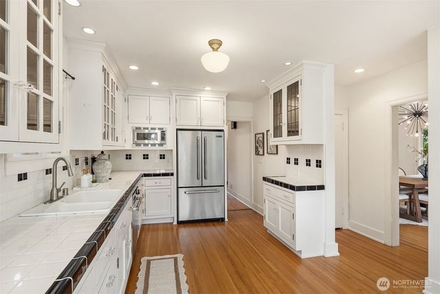 4322 NE 43rd Street, Seattle, WA 98105