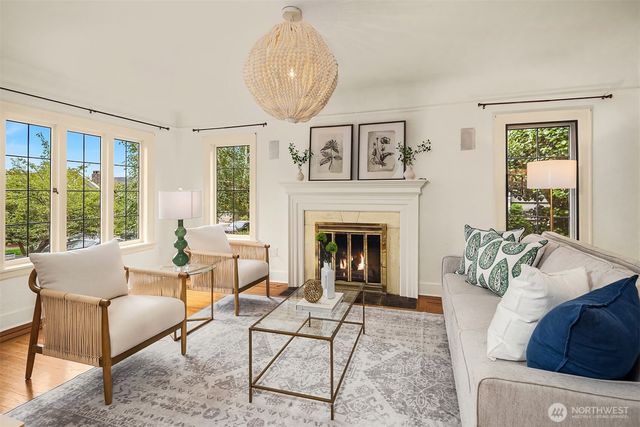 4322 NE 43rd Street, Seattle, WA 98105