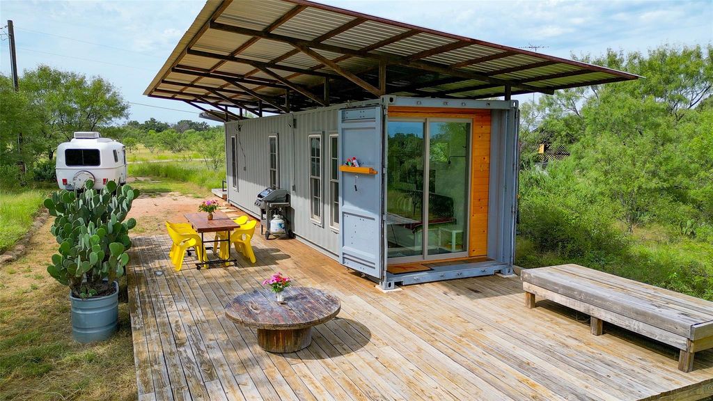 125 Elmer RD, Llano, TX 78643