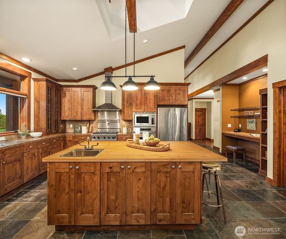 6754 Owl Lane, Clinton, WA 98236