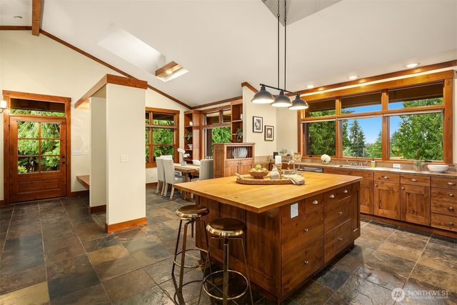 6754 Owl Lane, Clinton, WA 98236