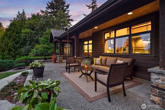 6754 Owl Lane, Clinton, WA 98236