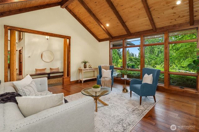 6754 Owl Lane, Clinton, WA 98236