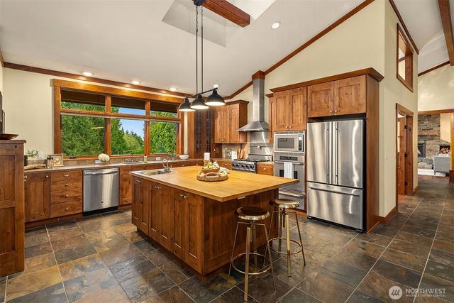 6754 Owl Lane, Clinton, WA 98236