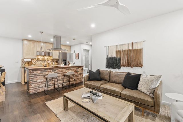 1810 S El Camino Real 202, Encinitas, CA 92024