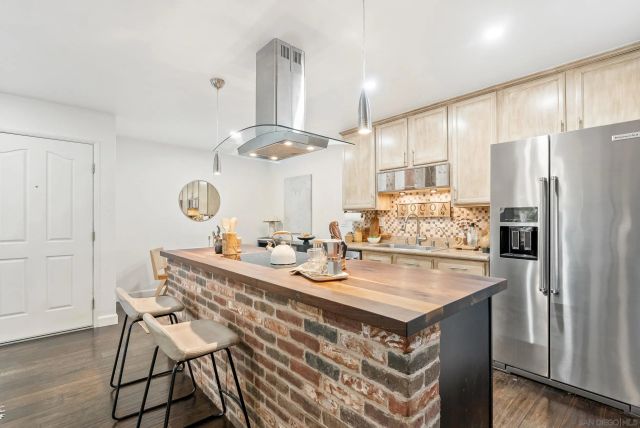 1810 S El Camino Real 202, Encinitas, CA 92024