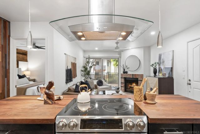 1810 S El Camino Real 202, Encinitas, CA 92024