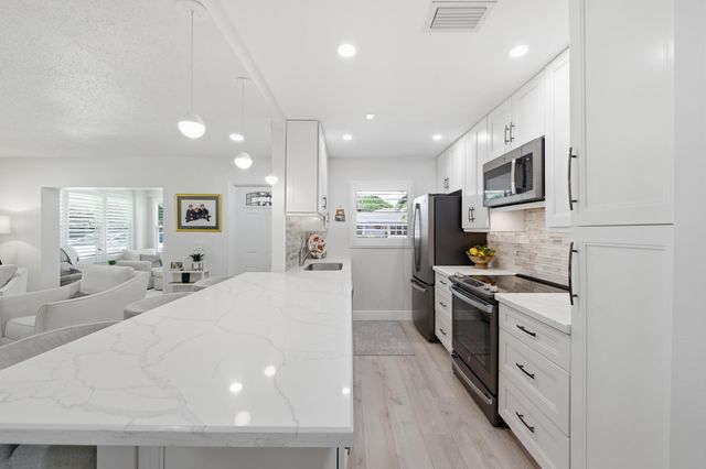957 Circle Drive D, Delray Beach, FL 33445