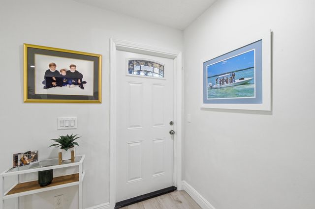 957 Circle Drive D, Delray Beach, FL 33445