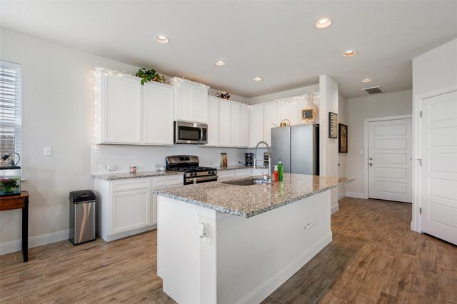 113 Oakstone DR, Georgetown, TX 78628