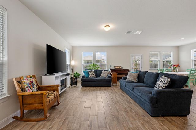 113 Oakstone DR, Georgetown, TX 78628